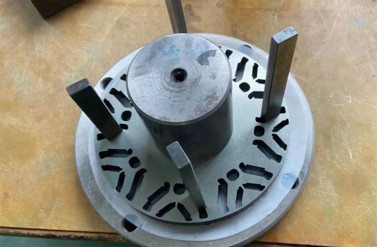 Conjunto de laminação do núcleo do rotor para motor de alta velocidade